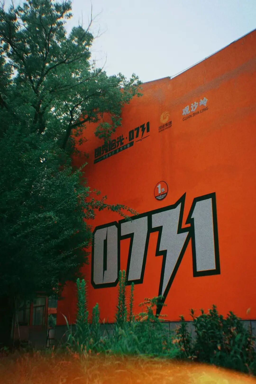 DƬ